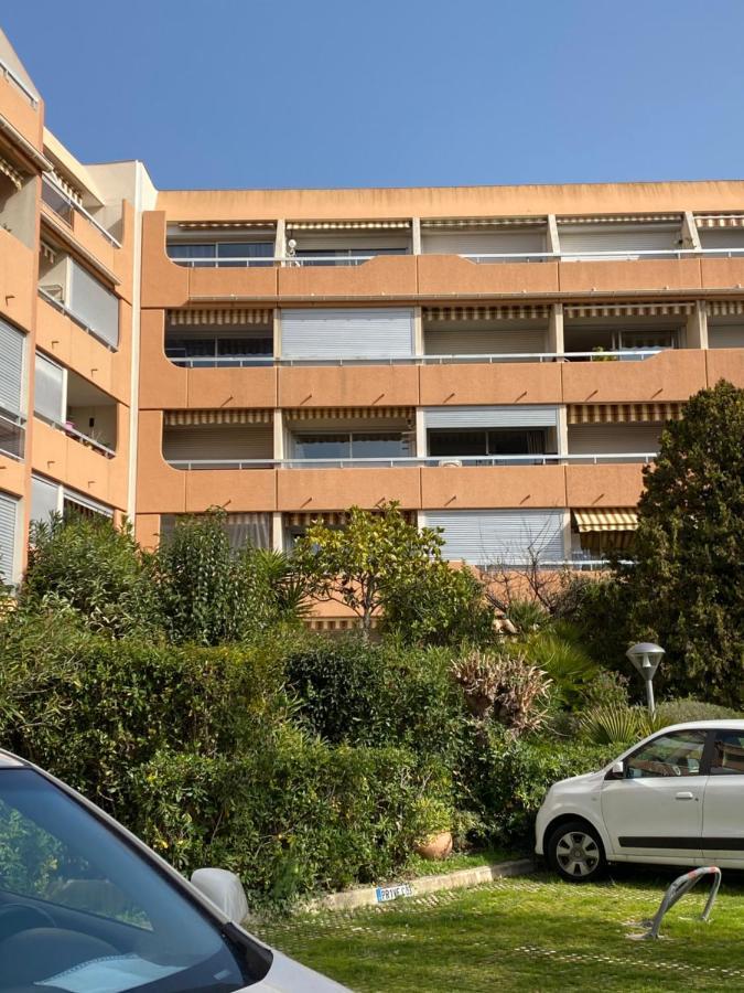 Appart. F2 Apercu Port De Santa Lucia St Raphael Apartment